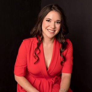 Meet your Posher, Elizabeth